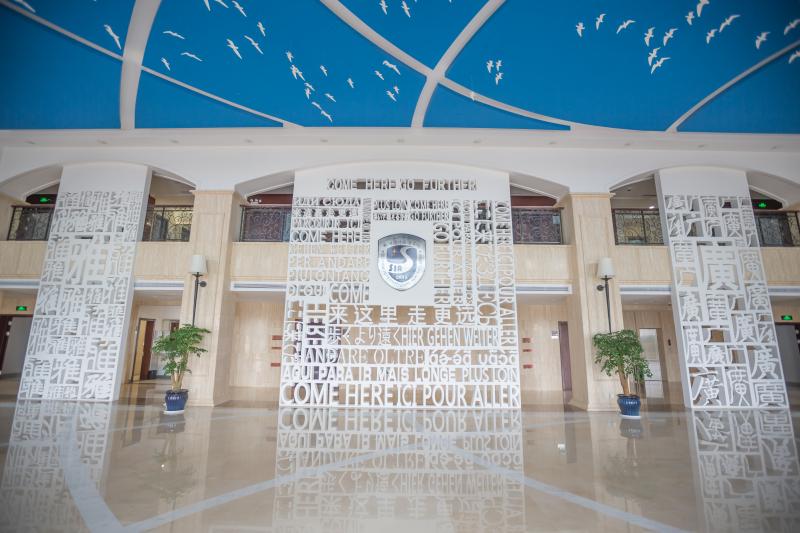 外观环境-行政楼大厅.jpg